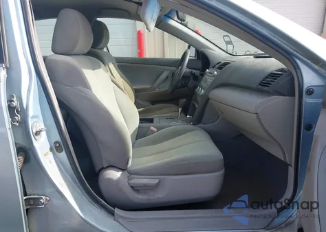 2009 Toyota Camry Le z USA, uszkodzony, nr VIN 4T1BE46K69U802452